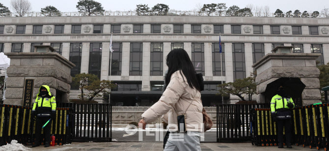 [포토]'윤석열 대통령 탄핵심판' 1주일 앞… 헌재, 첫 '8인체제' 회의 개최