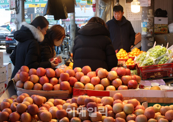 [포토]과일 고르는 소비자들