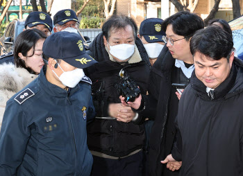 '건진법사' 다시 구속 기로…檢 "구속사유 추가 확인"