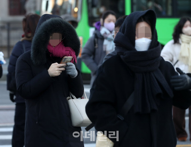 [포토] 올해 첫 한파주의보 출근길