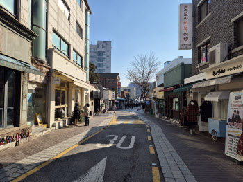 큰 소음·교통 체증…‘주말 집회 장기화’에 시민 불편 가중