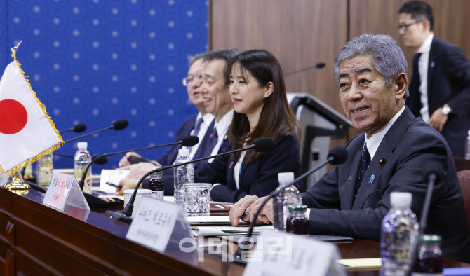 [포토]한일 외교장관회담에서 발언하는 이와야 다케시 일본 외무대신