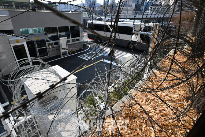 헌재 "계엄 수사기록 확인은 합헌…헌재법에 근거"(상보)