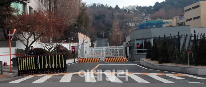 [포토]평온한 대통령 관저 인근 도로