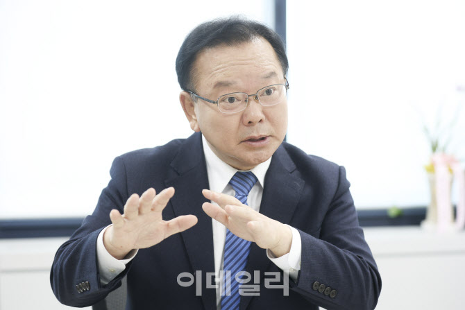 "지지율 하락은 '국민경고장'…이재명, '포용리더십' 보여줘야"