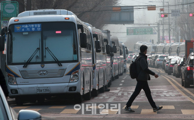 [포토]尹 대통령, '탄핵심판 직접 출석...헌법재판소 경계 강화'