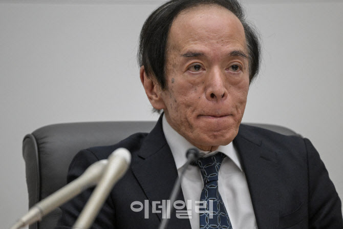 “일본은행, 금리 반년마다 올릴듯…내년 초 1% 예상”