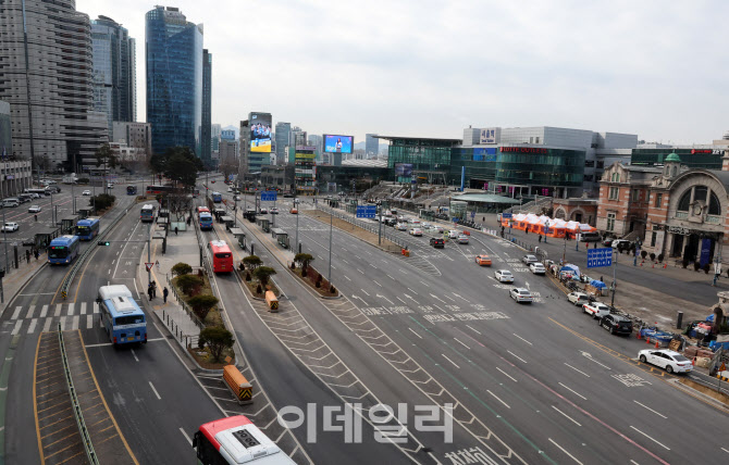 [포토]설 연휴 '도심은 한산'