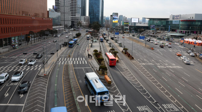 [포토]연휴 맞아 한산한 도심