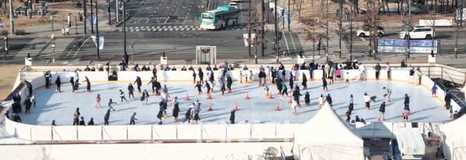 경기평화광장 스케이트장 성공적 마무리…7477명 찾아