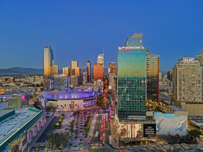 산불 피해 입은 美 LA, 관광으로 지역 회복 시동 건다