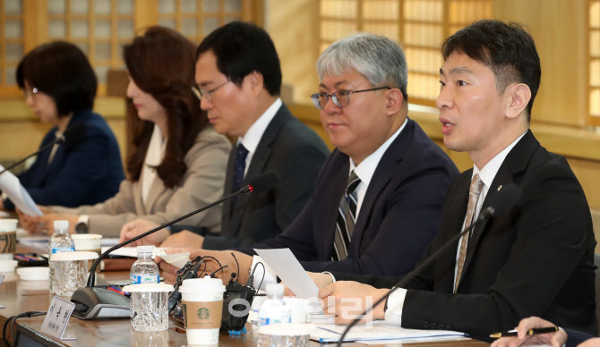 [포토]회계법인 CEO 간담회에서 발언하는 이복현 금감원장
