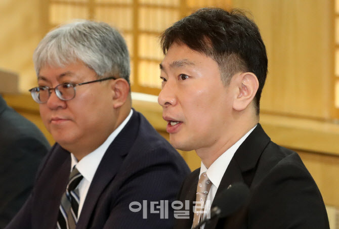 [포토]회계법인 CEO 간담회에서 발언하는 이복현 금융감독원장