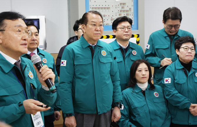 “AI 패권 뒤쳐지면 안돼”…與 반도체 이어 전력망 확충 광폭행보