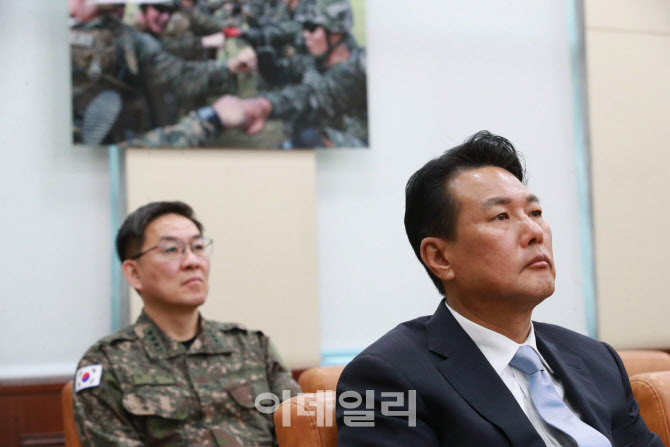 [포토]국조특위 3차 청문회 출석한 김태효-이진우