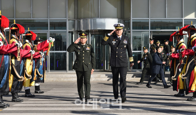 합참의장, 태국 총사령관 접견…군사협력 강화 방안 논의