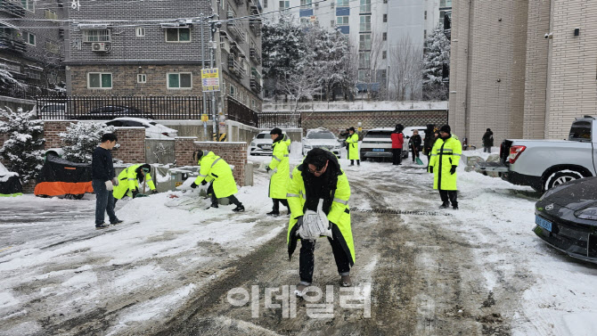 고양시, 공무원 절반 제설작업 투입…시민불편 최소화