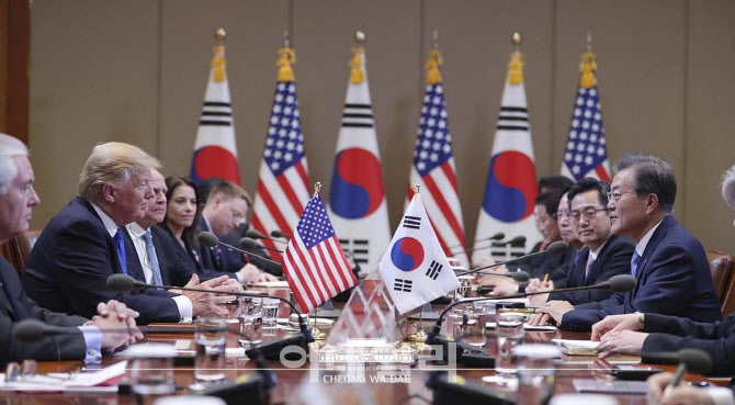 호남행 앞둔 김동연, 하루 두 번 문재인 재조명한 이유는