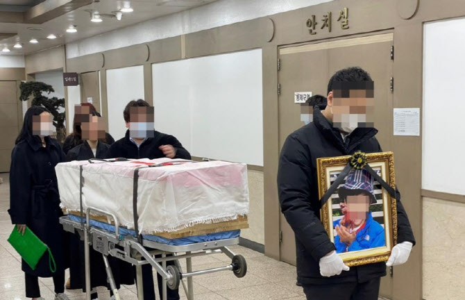 "7살 때 내복을 12살 죽는 날에도"...감옥서 아이 낳은 계모 [그해 오늘]