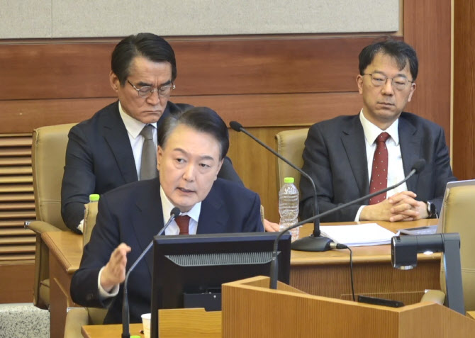 법원, 윤석열 대통령 사건 맡은 재판부 신건 배당 중지