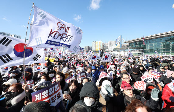 “韓 극우세력 ‘중국 간섭’ 날조”…中, 이례적 공식입장 발표