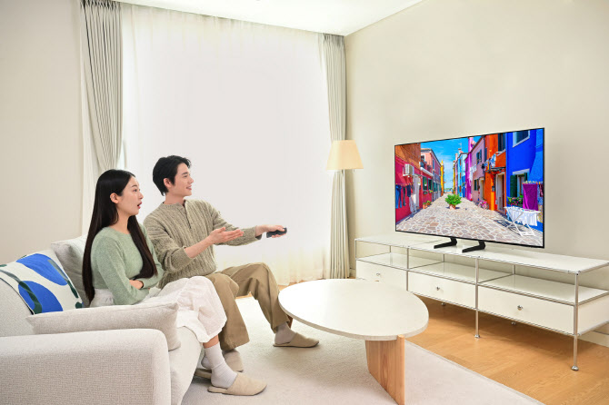 TV 넘어 스마트홈 허브로…삼성 OLED TV 신제품 출시