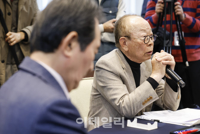 [포토]대한상공회의소-경제원로 초청 간담회에서 발언하는 이헌재 전 부총리 겸 재정경제부 장관