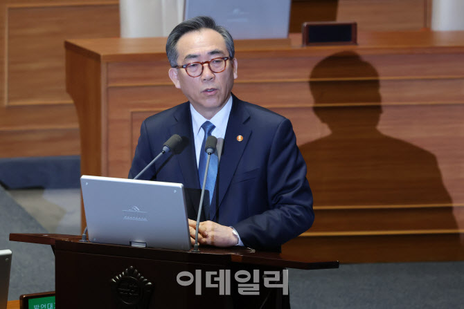 외교장관 "코리아패싱 있을 수 없어…트럼프-崔 통화 조율중"