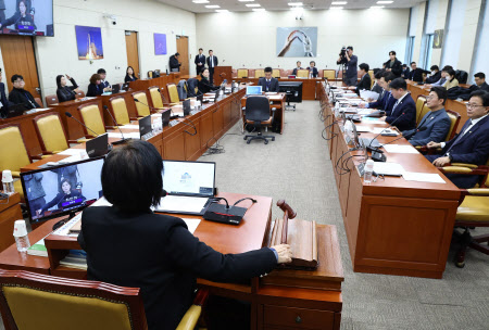 `말로만 경제, 실제론 정쟁`…과방위 바빴고 산자위 한가했다