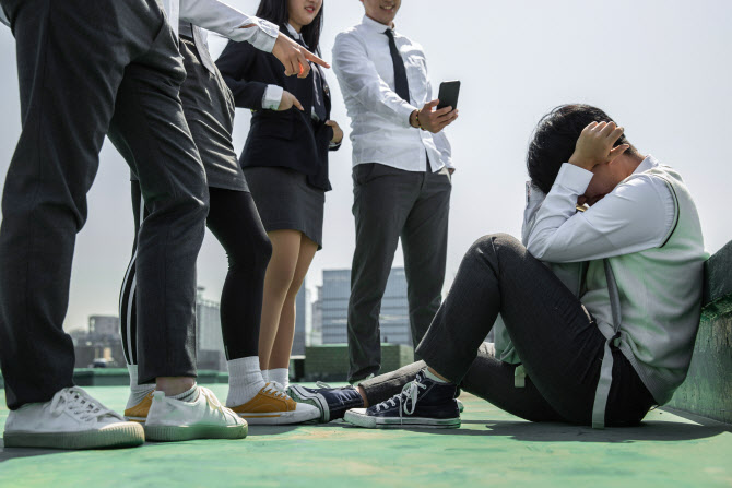 "불로 지지고 성적 학대까지"...학폭 동창 살해한 10대 '반전'