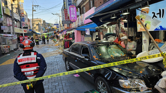 목동 깨비시장 차량 돌진 사고…70대 운전자 불구속 송치