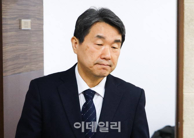 이주호 “교사 신규 임용 시 정신건강 진단 검토”