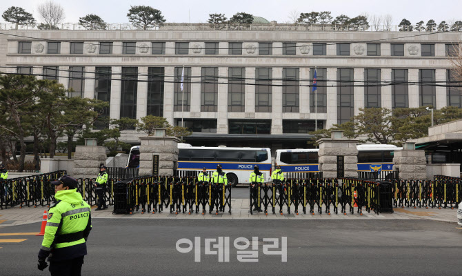 [포토]막바지에 접어든 탄핵심판, 윤석열 대통령 탄핵심판 변론기일 추가 지정