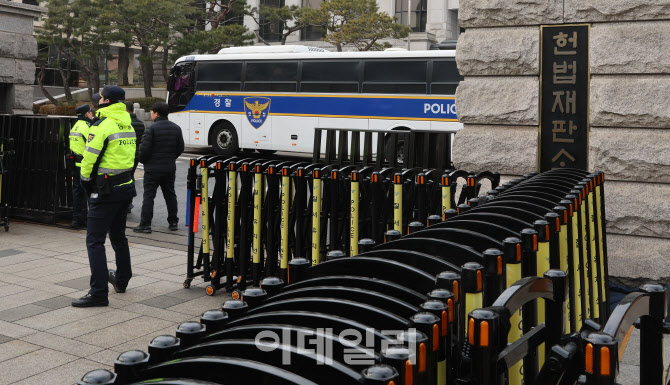 [포토]막바지에 접어든 탄핵심판, 윤 대통령 탄핵심판 변론기일 추가 지정