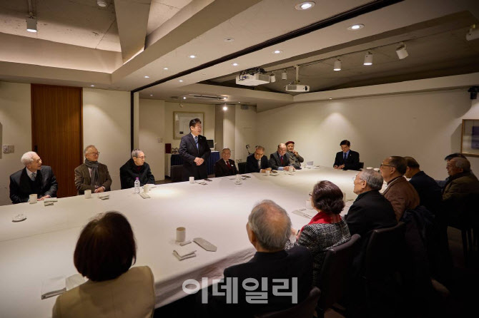 시민사회 원로들 이재명 만나 “야당 중심 국민 에너지 모아달라”