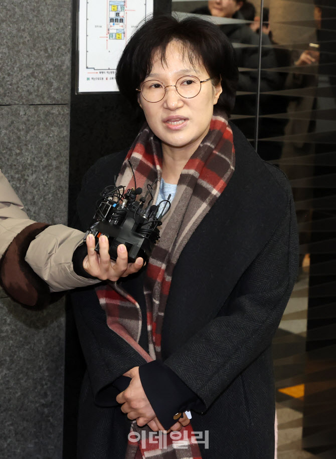 [포토]임시군인권보호위원회 회의 반대입장 밝히는 원민경 상임위원