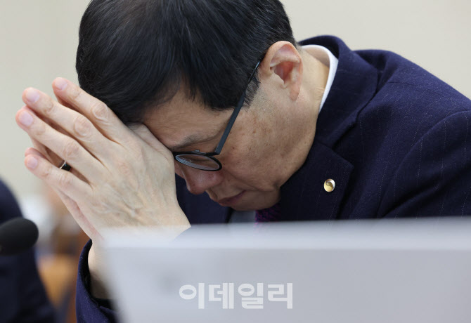 [포토]이창용, '지난해 4분기 성장률 0.1%...계엄 및 정치적 불확실성 영향'