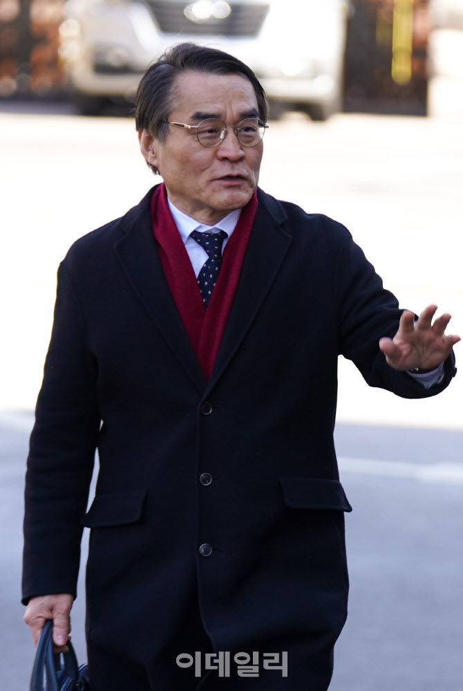 [포토]윤석열 대통령 탄핵심판 9차 변론 향하는 배보윤 변호사