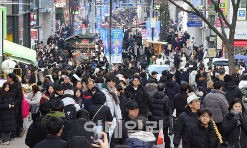 서울시, 명동서 비밀매장 차려 외국인에 짝퉁 팔던 일당 적발