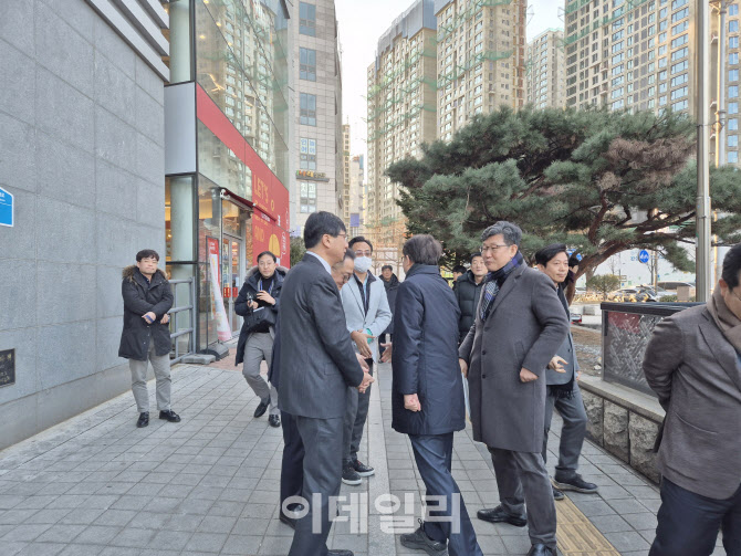 “치킨 4마리만 팔아도 최고 수수료”…배민 찾은 자영업자들