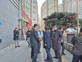 “치킨 4마리만 팔아도 최고 수수료”…배민 찾은 자영업자들