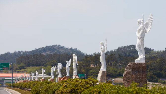 "난 세계적 조각가" 청도군 속여 3억 가로챈 70대 집유