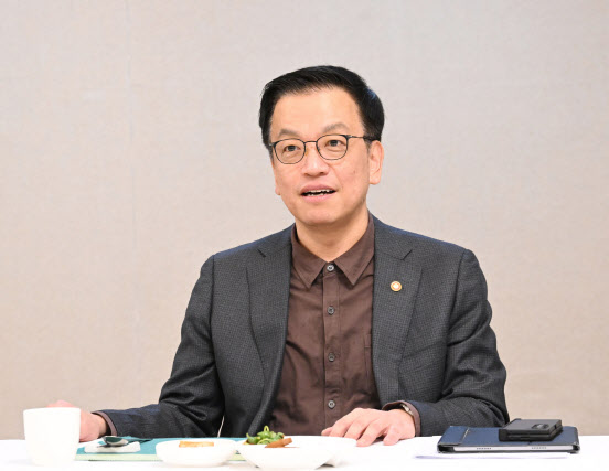 최 권한대행 "2월 중 올해 가계부채 관리 방안 확정·발표"