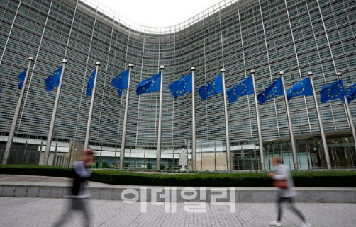 EU, 우크라에 30조원 규모 추가 군사지원 추진…미러 협상 견제