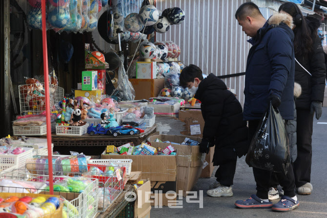 [포토]개학 앞두고 문구 구매