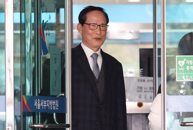 검찰, ‘허위서명 강요’ 송영무 전 국방장관 1심 무죄에 항소