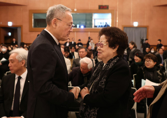 “이 난국에 지성의 말 절실”…고 이어령 3주기 추모식