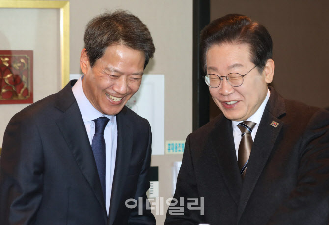 [포토]이재명 대표, '임종석과 오찬...비명계 끌어안기'
