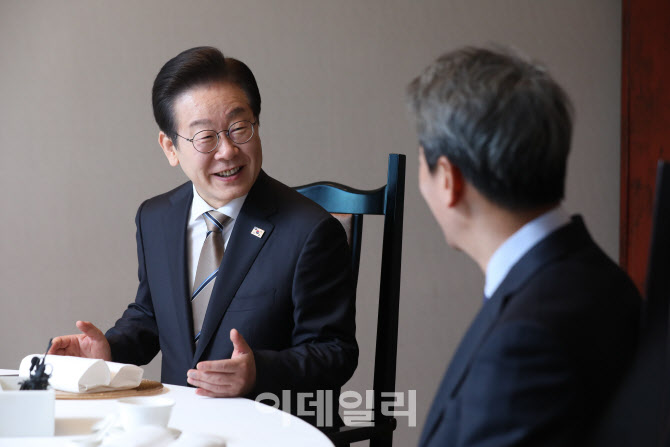 [포토]임종석과 오찬, '발언하는 이재명 대표'