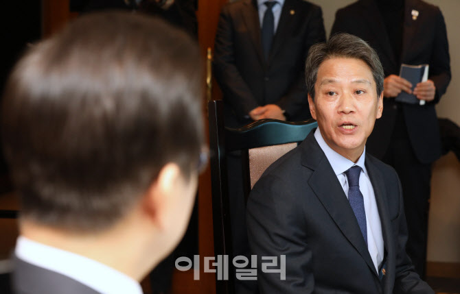 [포토]이재명 대표와 오찬, '발언하는 임종석 전 비서실장'